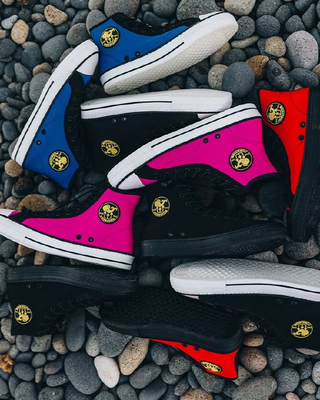 Poseidon One Shoe All Colors on Pebbles